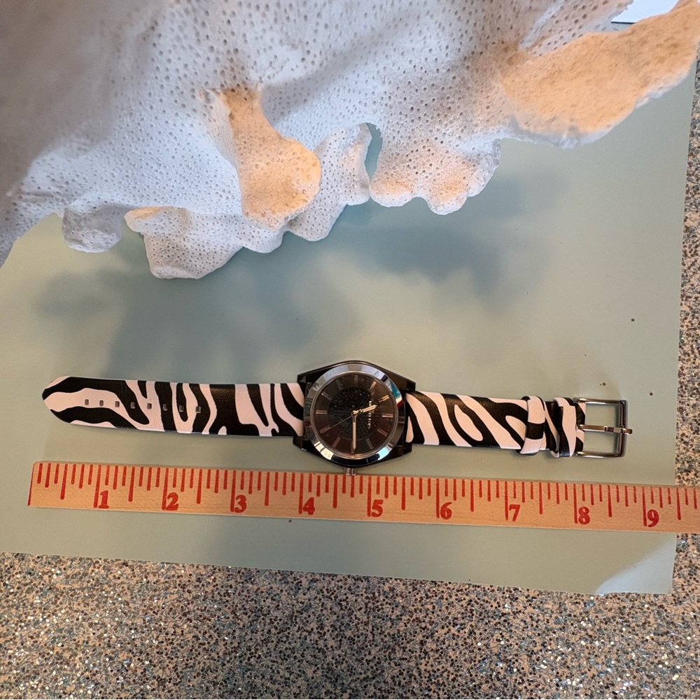 Michael Kors Channing Three Hand Zebra Print Leather Buckle Strap Closure Watch - Picture 16 of 16